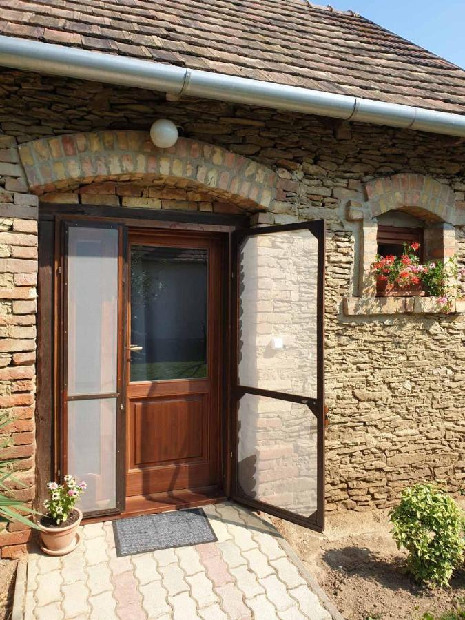 Kis Ház Apartman Zalacsány Exterior foto